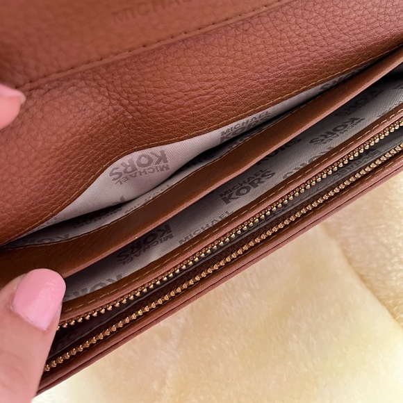 Michael Kors Slim Flap Wallet - Brown - Picture 10 of 17